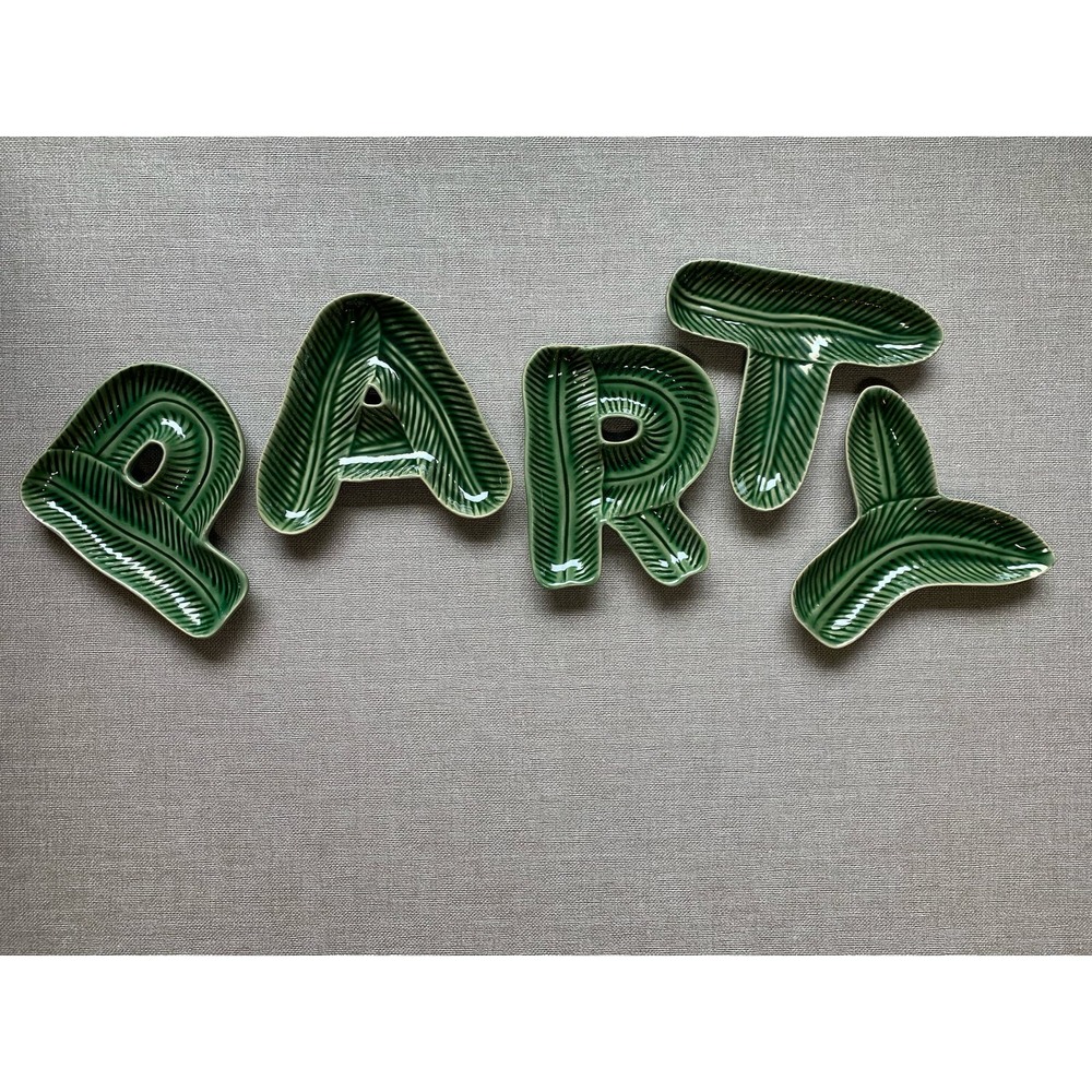 LILLIAN VERNON Leaf Palm Party Decor Hors D’oeuvres Plates Ceramic Plates Green
